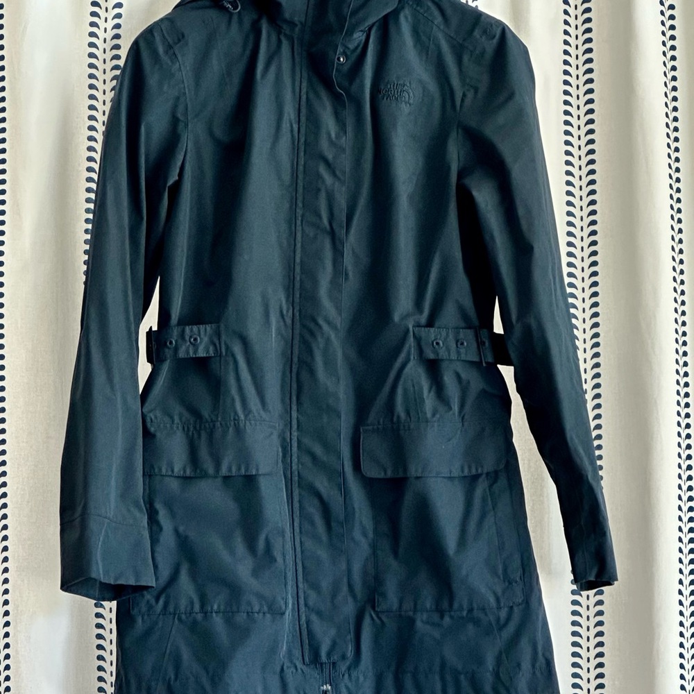 Northface Women’s Navy Blue Hooded Jacket